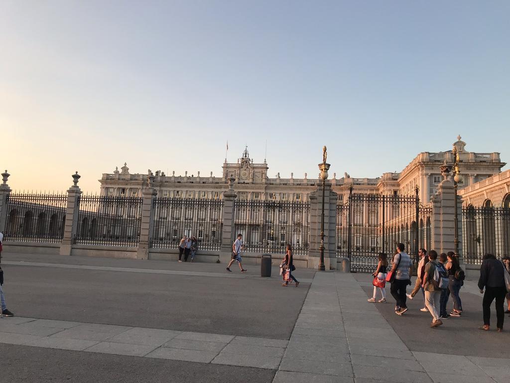 Latina Palace Madrid Eksteriør bilde